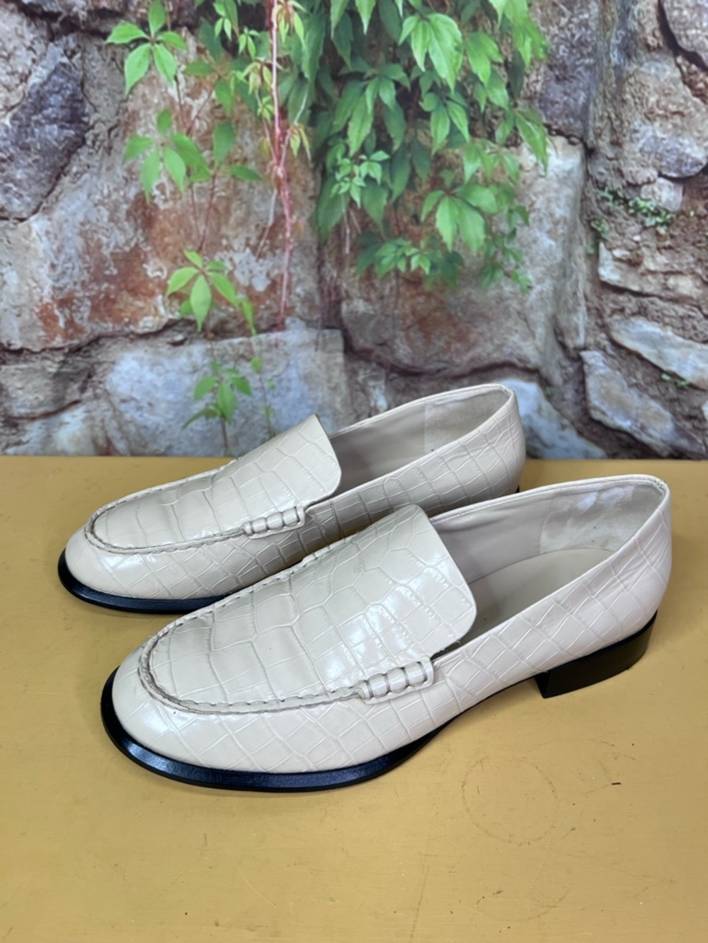 VINCE Bone Leather Croc Embossed Loafers, 9M/40 - Picture 3 of 13